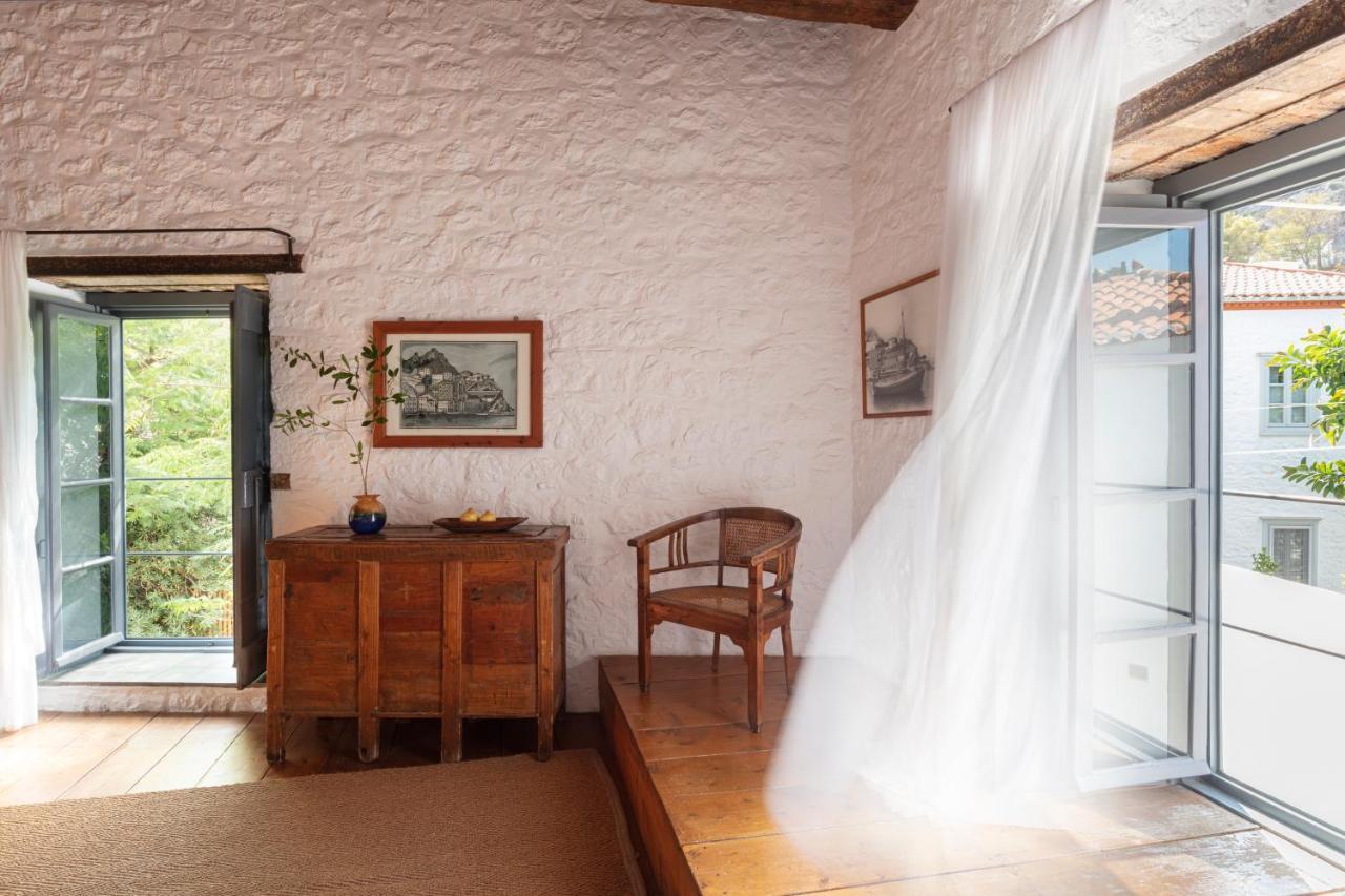 הידרה Bratsera Boutique Hotel מראה חיצוני תמונה