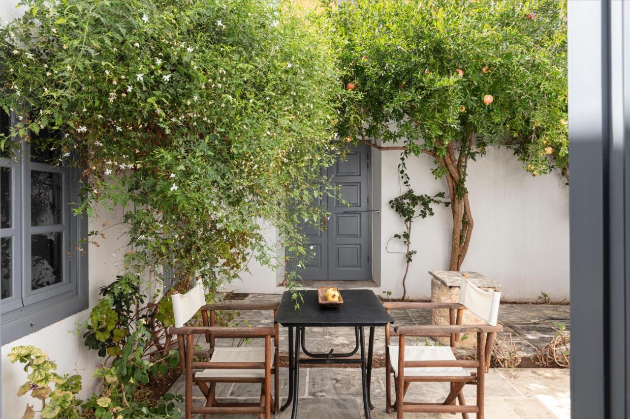 הידרה Bratsera Boutique Hotel מראה חיצוני תמונה