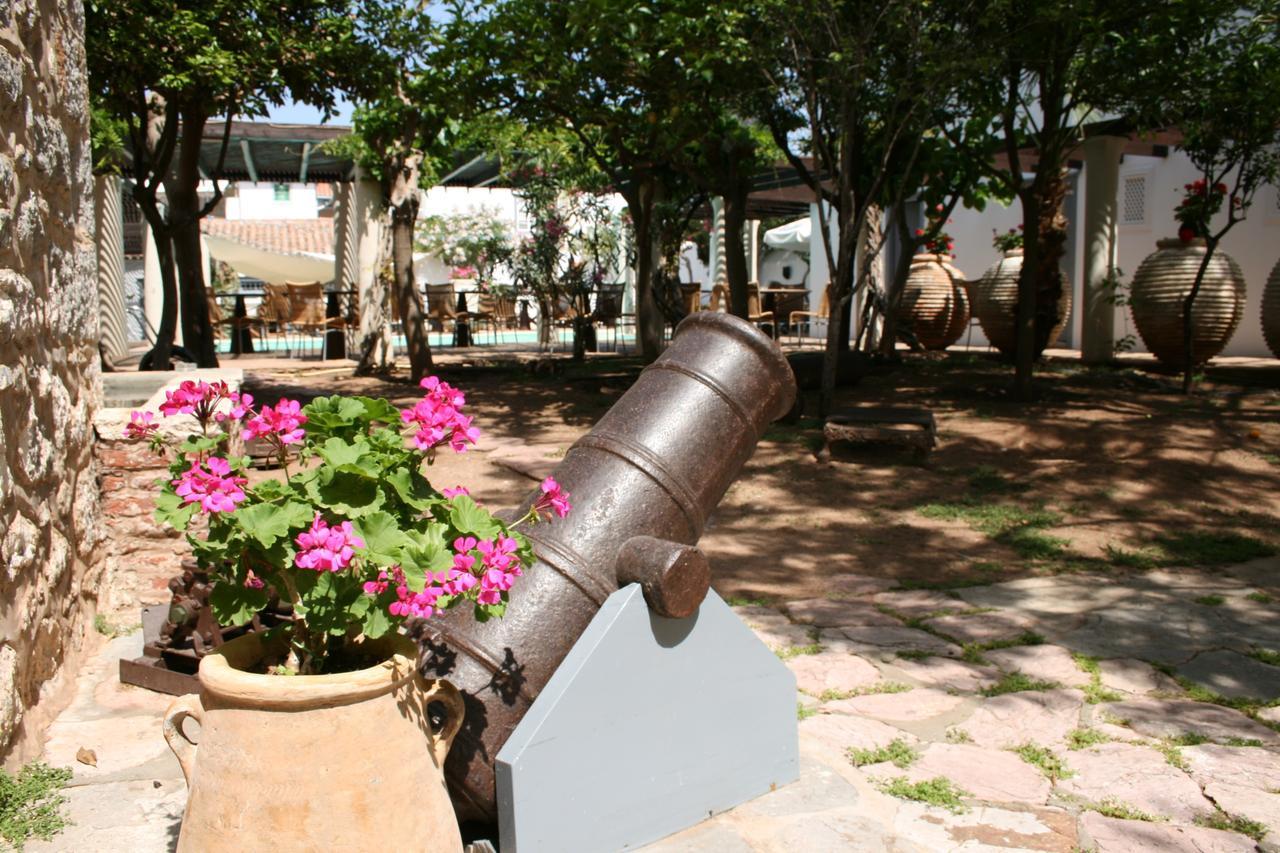 הידרה Bratsera Boutique Hotel מראה חיצוני תמונה